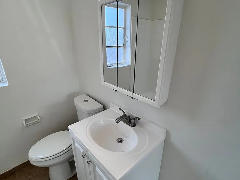 220 E Fort Lowell Rd — Photo 38