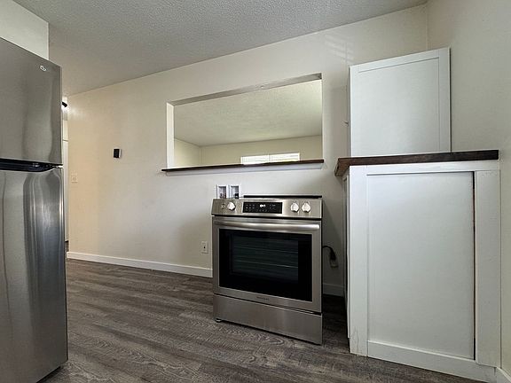 5th image of 1100 S Willow St #2100