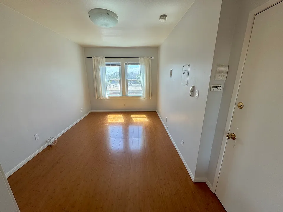 40 Brooks Ave #18