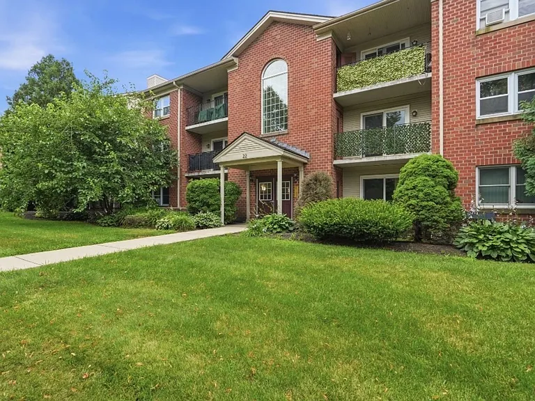 22F Maple Crest Cir — Photo 1