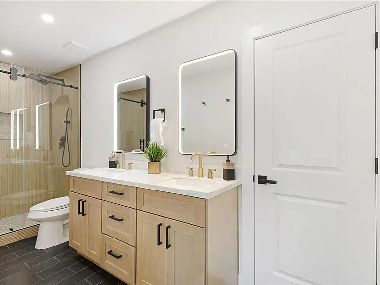 9603 Emnora Ln — Photo 12