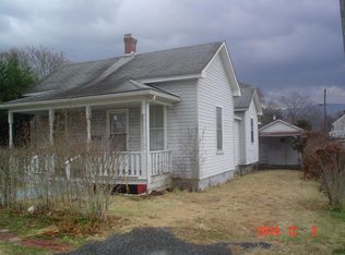 209 E Walnut St, Covington, VA 24426