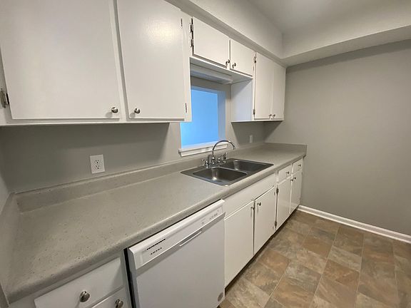 3rd image of 1436 Harbour Dr #1358-B