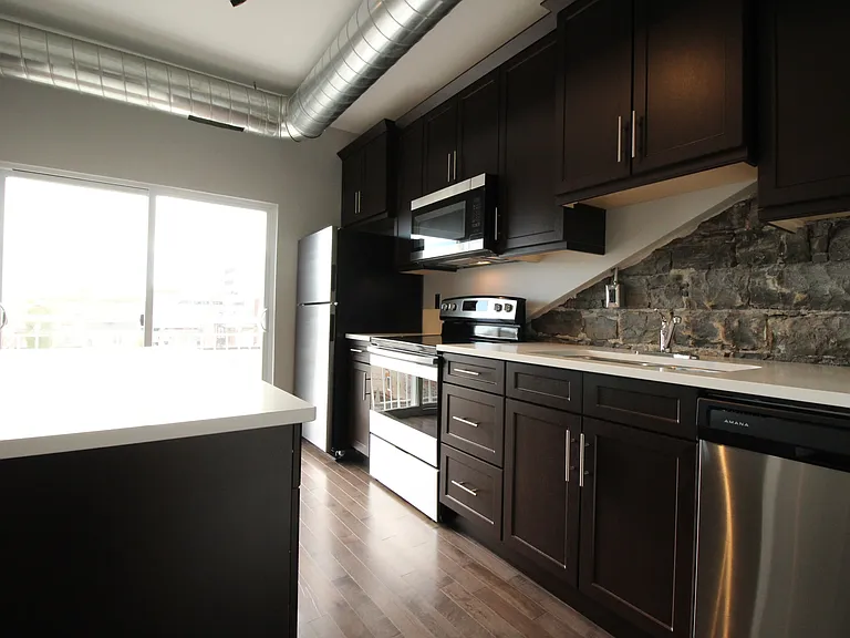 183 Princess St — Photo 8