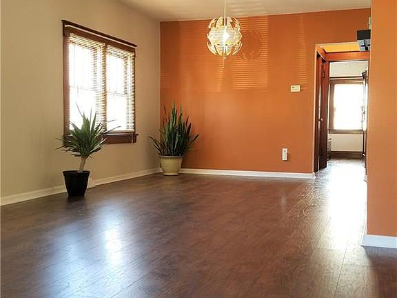 3rd image of 141 Grandview Ave