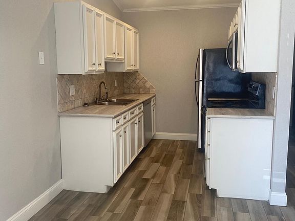 2nd image of 828 Hardy Springs Cir #A