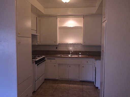 5th image of 18325 Malden St APT 07