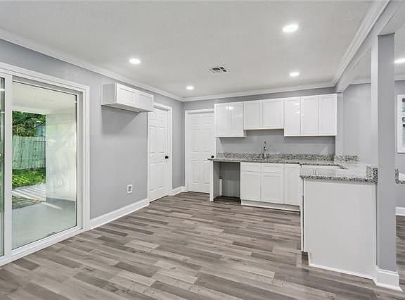 4th image of 4735 Galahad Dr