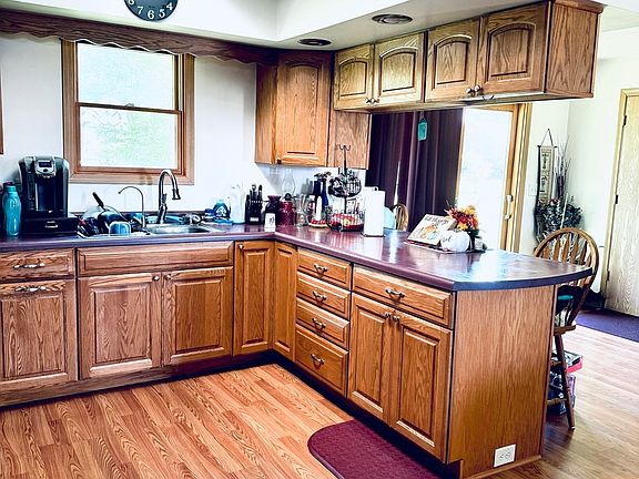 5th image of 306 Kellerhal Dr