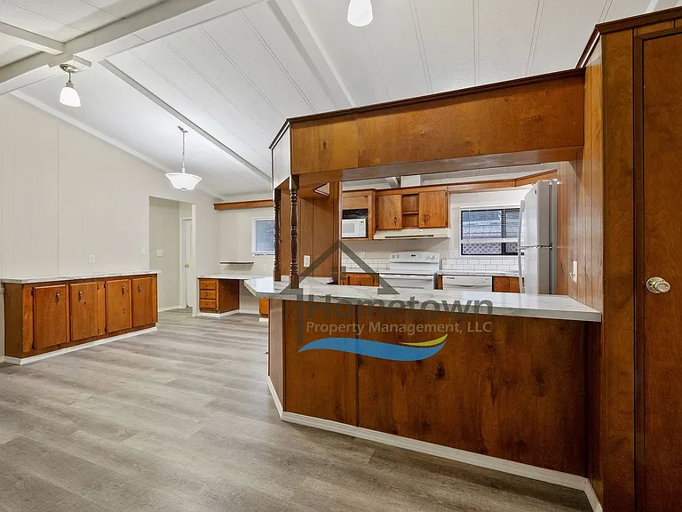 140 W Cosgrove Rd — Photo 8
