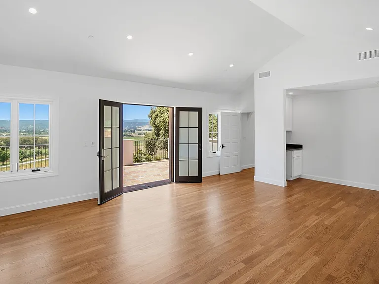 16010 Carey Ln — Photo 24