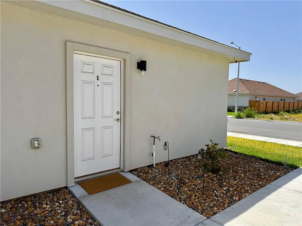 Building Photo - 810 N Blair Ave #1