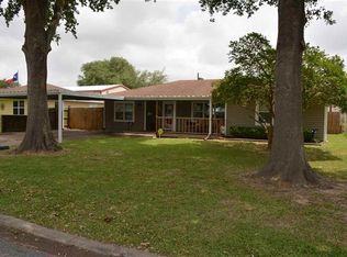 612 N 28th St, Nederland, TX 77627