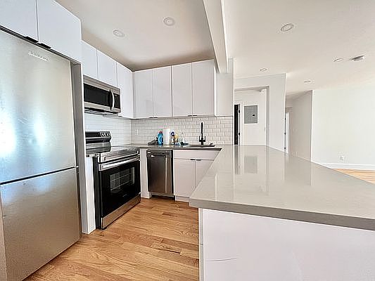 4th image of 111 Woodruff Ave #4F