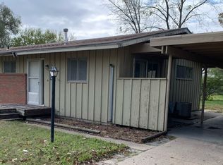 6947 SW Towerview Ln, Topeka, KS 66619