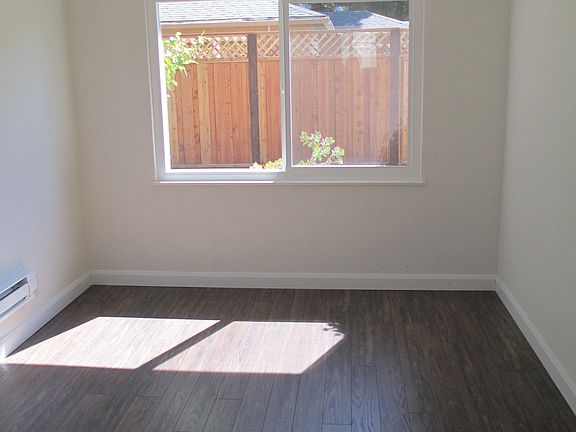 4th image of 1969 Euclid Ave APT 2