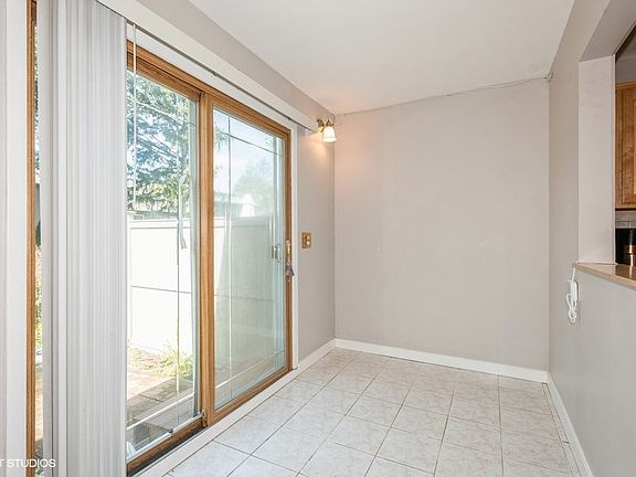 5th image of 494 Canterbury Trl