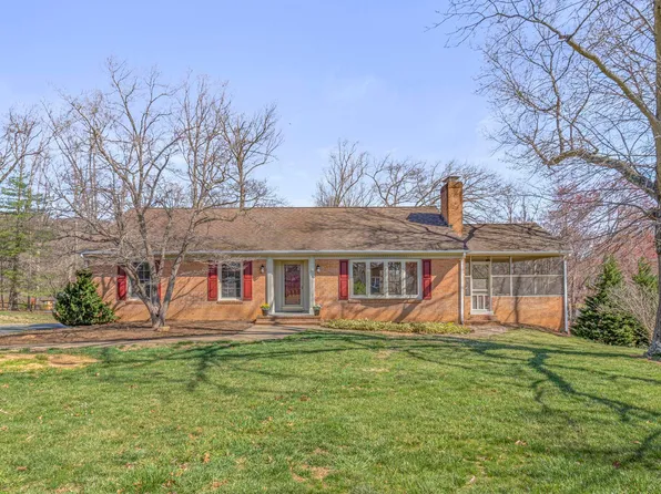 1446 Ballard Dr, Crozet, VA 22932
