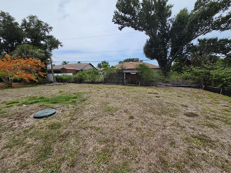 10483 Pendleton Ave — Photo 22