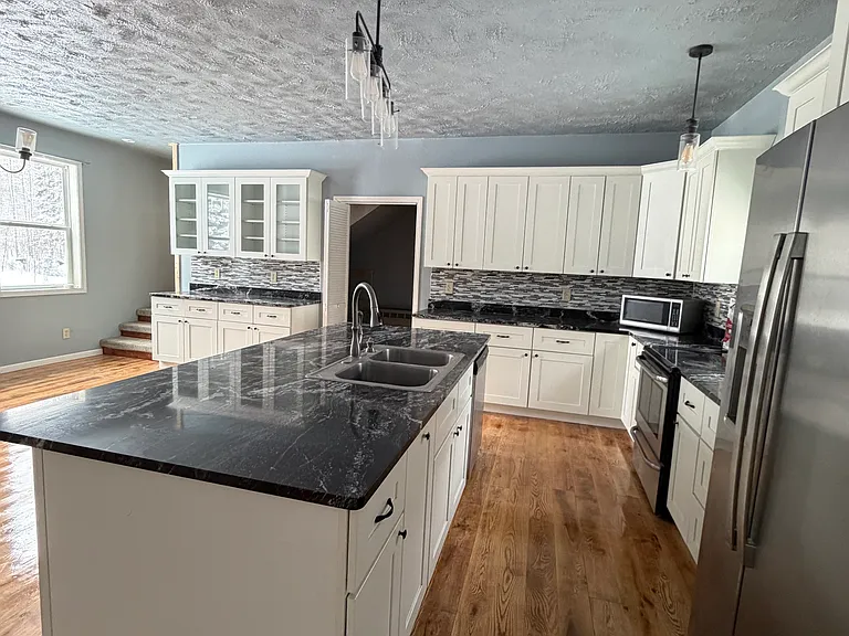 2824 E Three Mile Rd — Photo 7