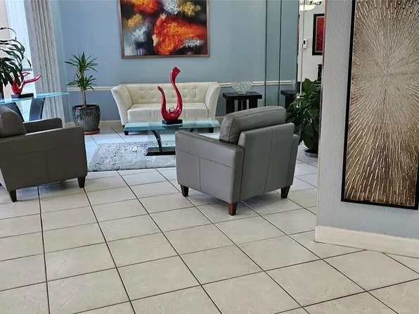1000 Saint Charles Place #220, Pembroke Pines, FL 33026