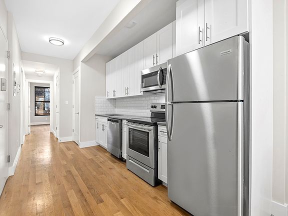 2nd image of 719 Union St APT 1R