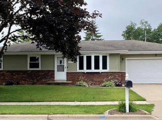 1285 Green Acres Ln, Neenah, WI 54956