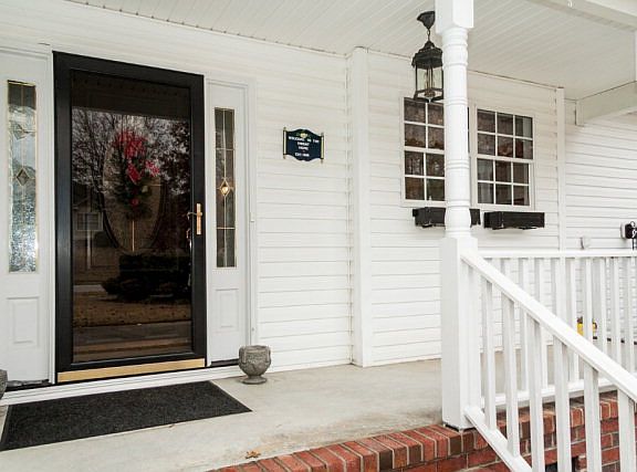 2nd image of 700 Mayfair Dr