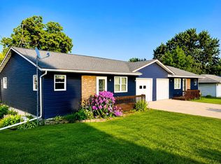 300 2nd St SW, Waukon, IA 52172