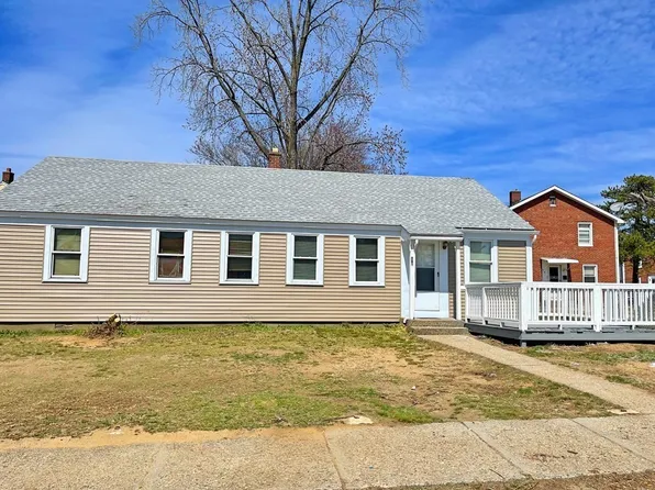80-82 Fernwold St, Springfield, MA 01104