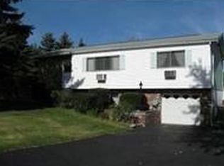 16 Surrey Rd, Chester, NY 10918