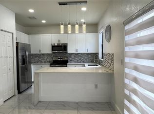 3318 W 106th Ter, Hialeah, FL 33018