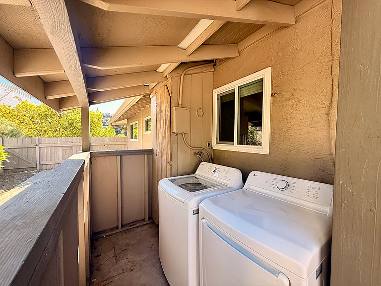 Mosaic Apartments — Photo 8