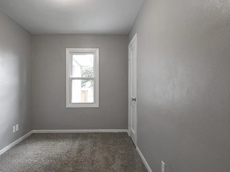 6960 Townsend Ave — Photo 16