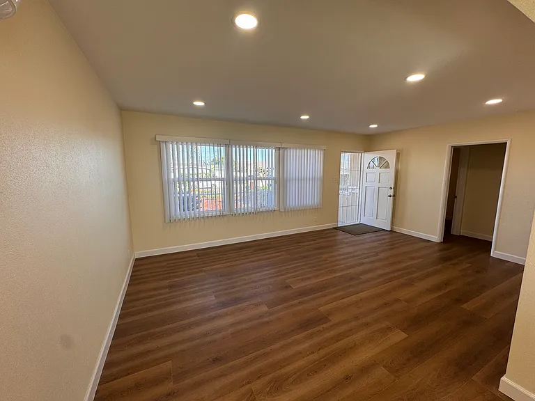 15419 Cimarron Ave — Photo 4