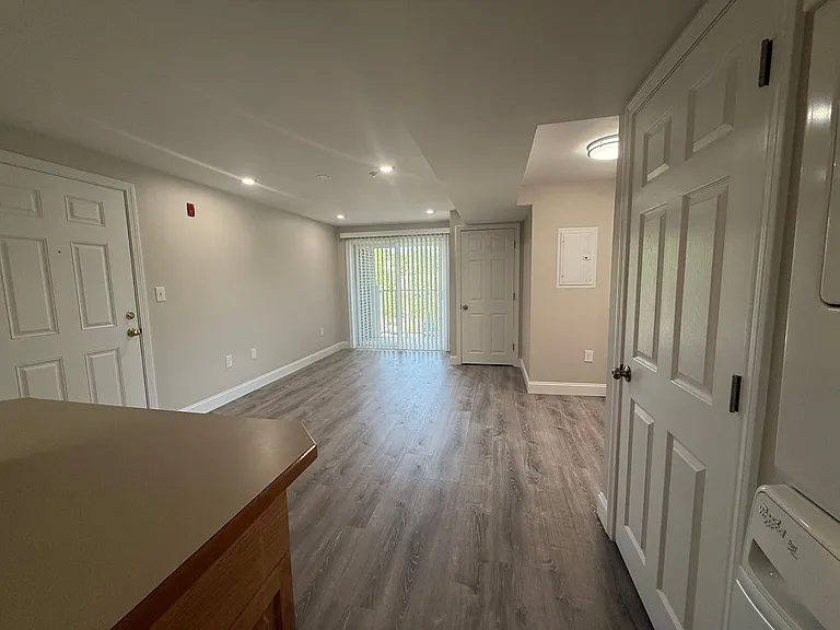 Pondsview Apartments — Photo 48