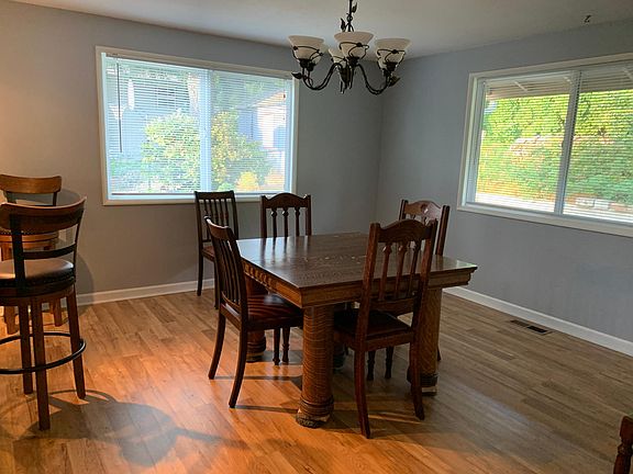 2nd image of 830 Fenske Dr NE