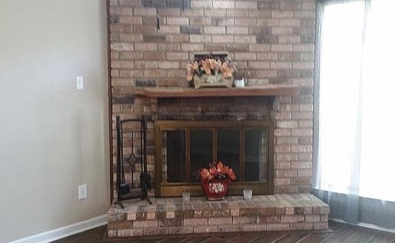 3rd image of 13 Brandon Hall Dr APT C