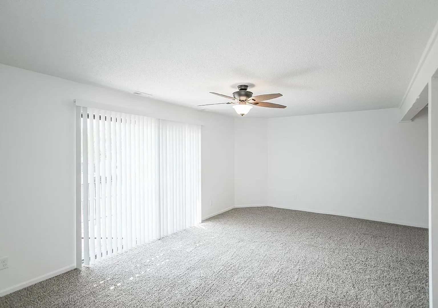 August Place Apartments — Photo 3