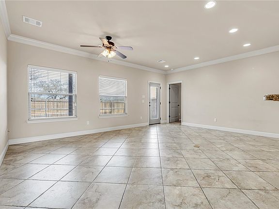 3rd image of 1738 Lonetree Dr