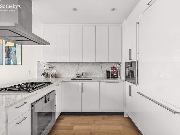 5th image of 460 W 42nd St APT 54M