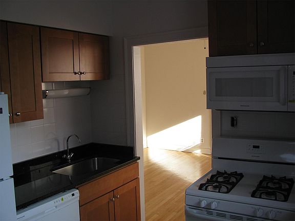 5th image of 4411 N Greenview Ave APT 2S