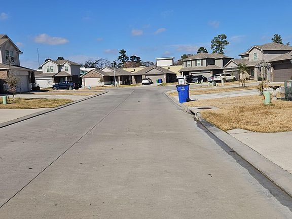 3rd image of 14421 Sugar Pines Dr