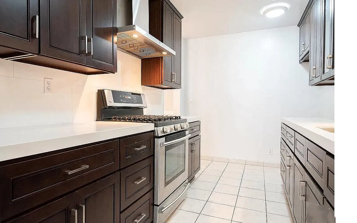 Building Photo - 6425 Green Valley Cir #104