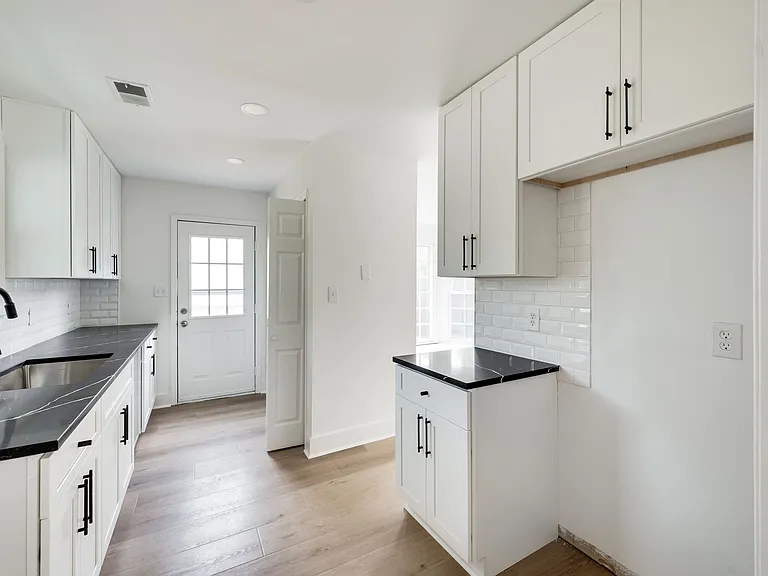 520 Riverview Dr — Photo 20