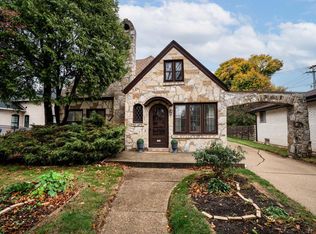 526 N 77th St, Wauwatosa, WI 53213