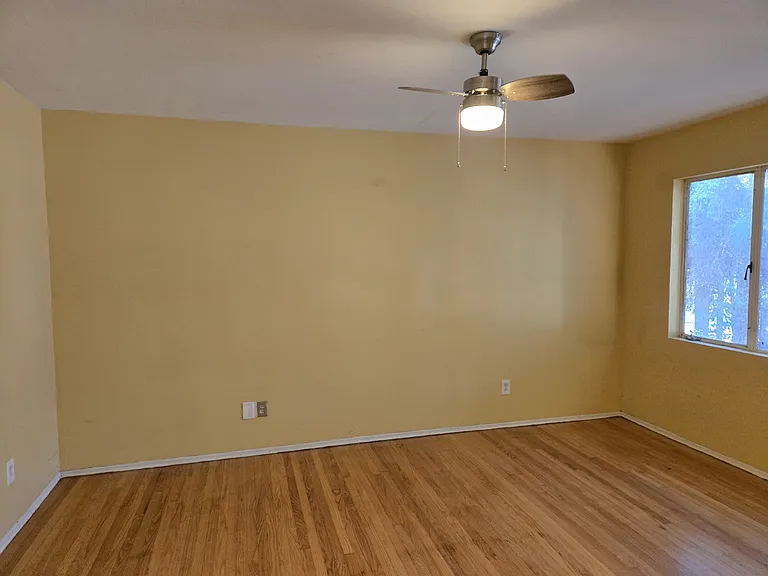 4971 Cresita Dr — Photo 15