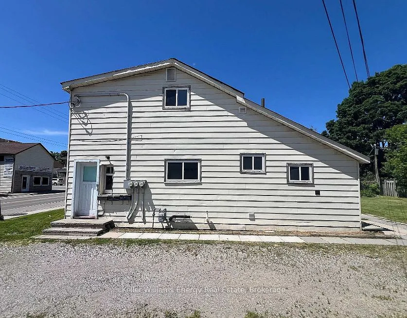 3 bed, $1,700 — Photo 1