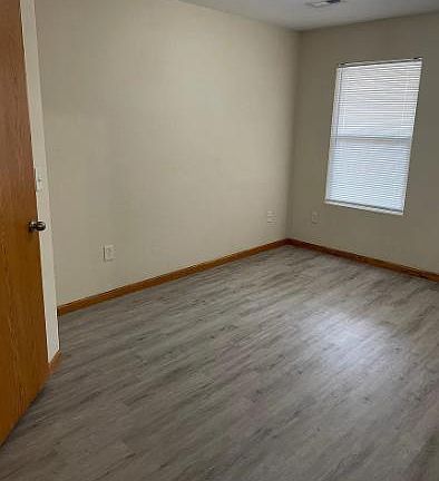 4th image of 1708 Hickory Ln