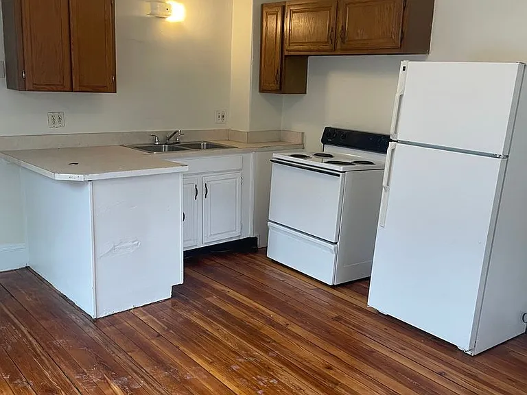 178 Brown St — Photo 1